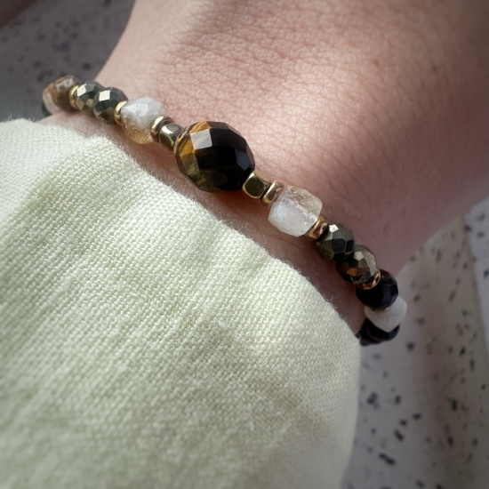 Bransoletka „Kod Obfitości” – aktywacja energii bogactwa i sukcesu