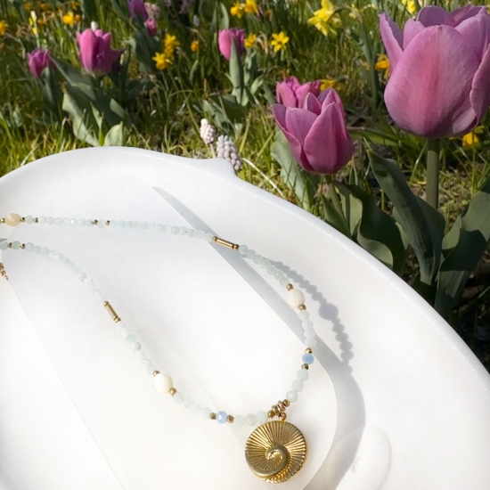 „Złota spirala harmonii” naszyjnik z chalcedonem