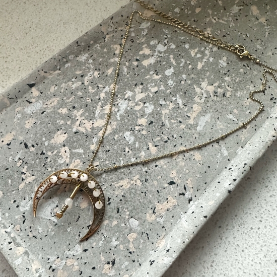 Naszyjnik z kunzytami i zawieszką Lunula