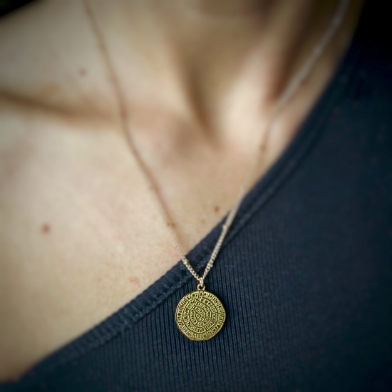 Personalizowany naszyjnik „Dysk z Fajstos” symbol pradawnej mocy + 3 kamienie mocy do wyboru