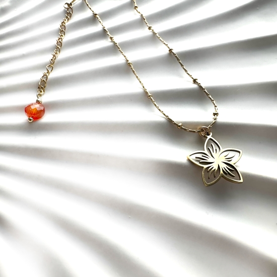 Personalizowany naszyjnik „Hibiskus” z 1 kamieniem do wyboru